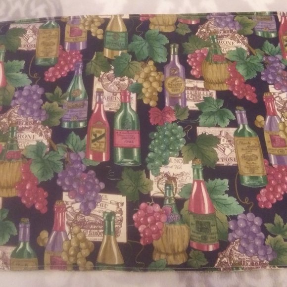 🍾   Table Runner Wine Bottles  🍇  Theme Reversible Musical Notes  🎵   🎻 - Picture 1 of 10